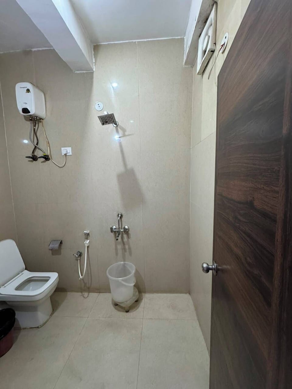 Shower, towels, soap, shampoo