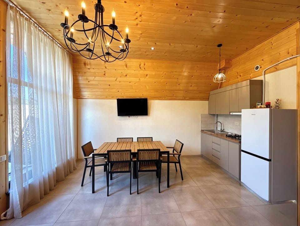 Standard Cottage | Dining
