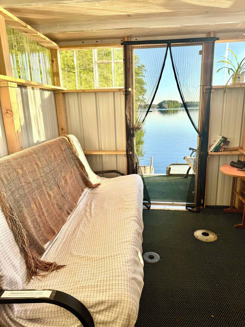 The daybed/couch for tagalongs.
