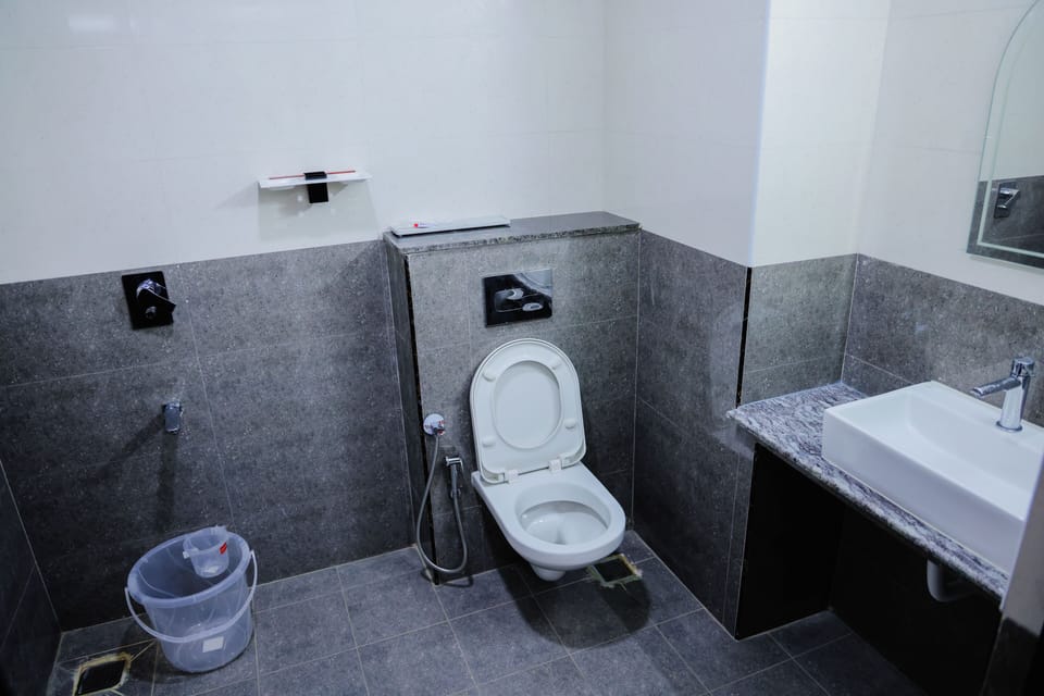 Shower, towels, soap, shampoo