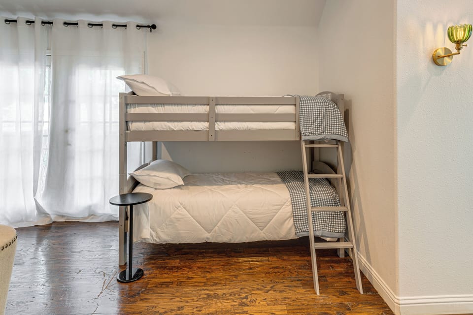 Apartment (0 Bedroom) | Interior