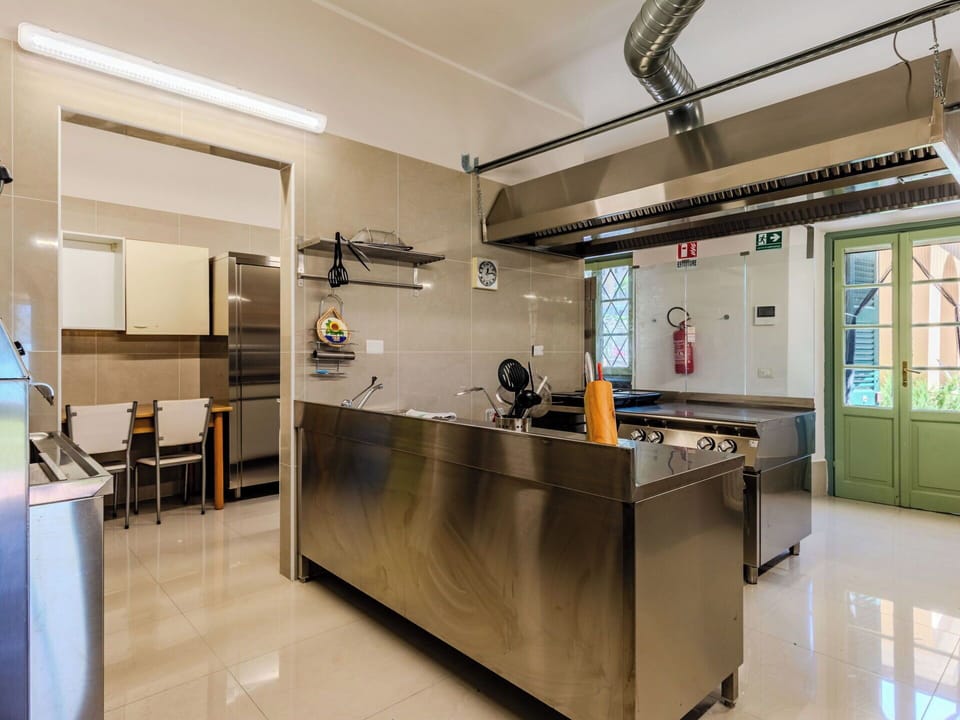 Kitchen, Kitchen Appliance, Flooring, Major Appliance, Countertop, Ceiling, Interior Design, Lighting, Furniture, Light Fixture