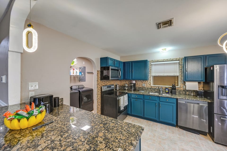 House (3 Bedrooms) | Interior