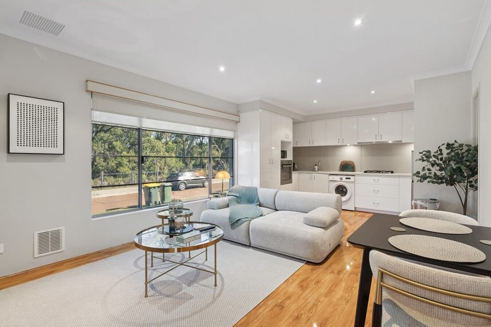 Living and Dining Area (3)