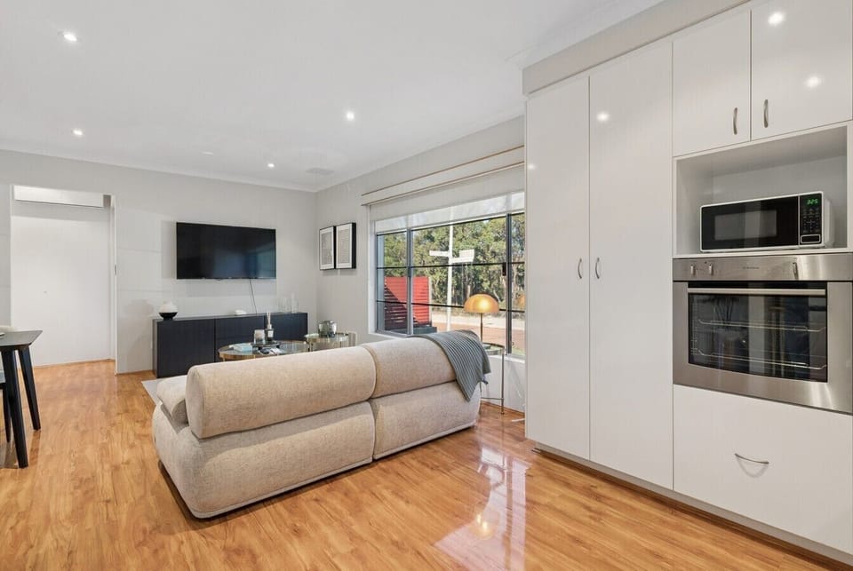 Living and Dining Area (7)