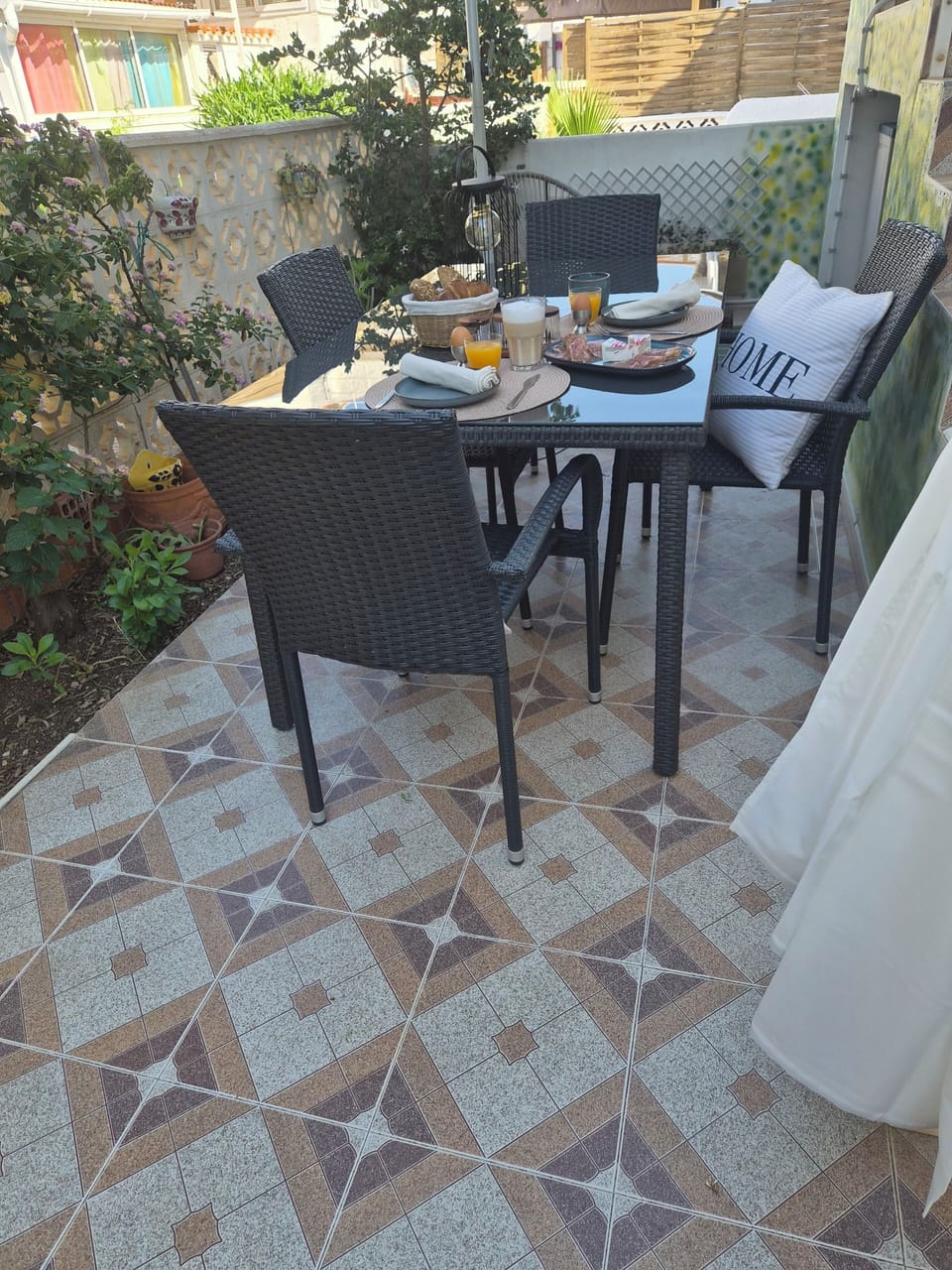 Outdoor dining