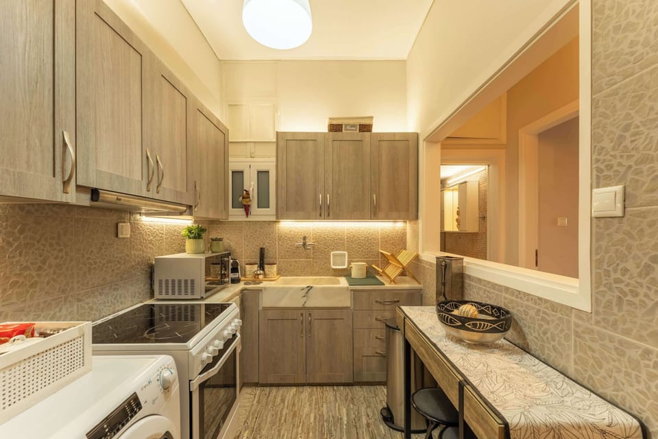 A fully equipped kitchen with contemporary finishes, designed for effortless stays whether preparing a quiet breakfast or an evening meal.