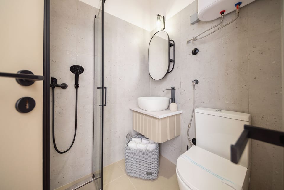 Economy Double Room | Bathroom