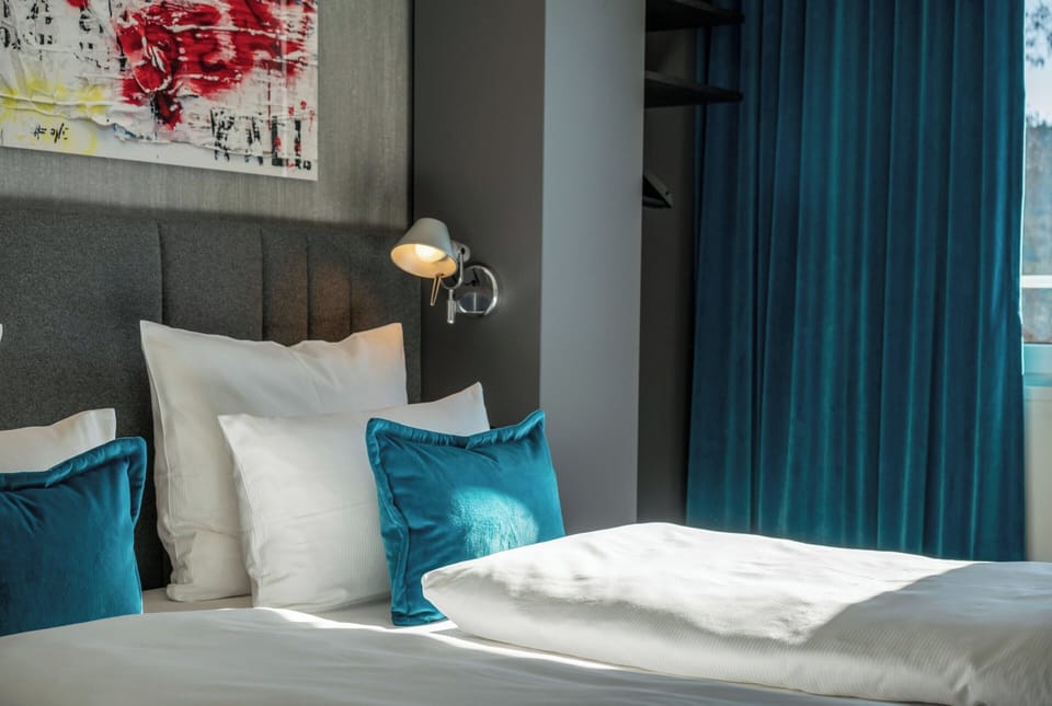 Egyptian cotton sheets, premium bedding, down comforters, desk