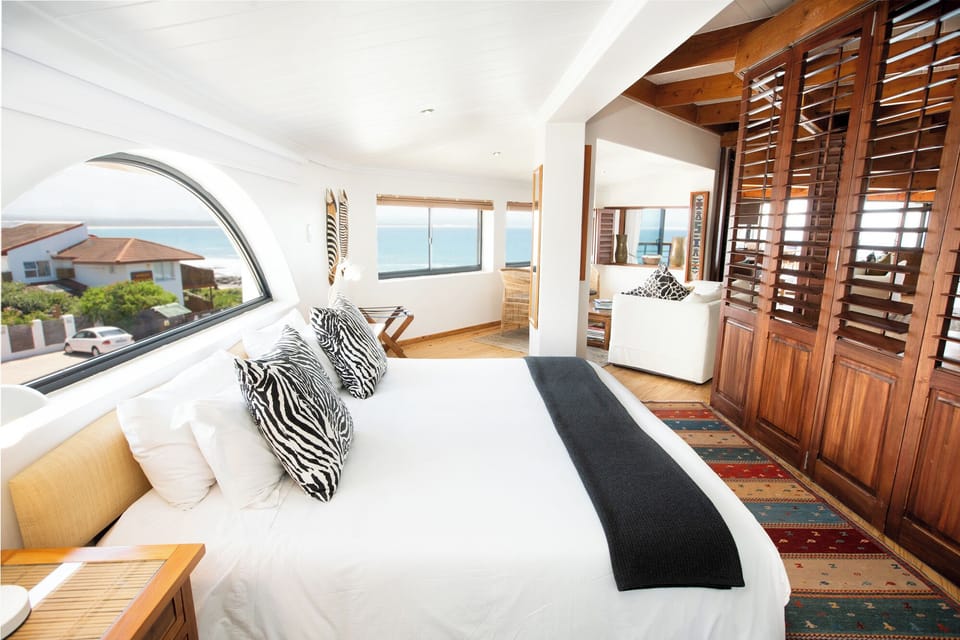 Luxury Penthouse, 2 Bedrooms, Sea View | In-room safe, blackout drapes, WiFi (free)