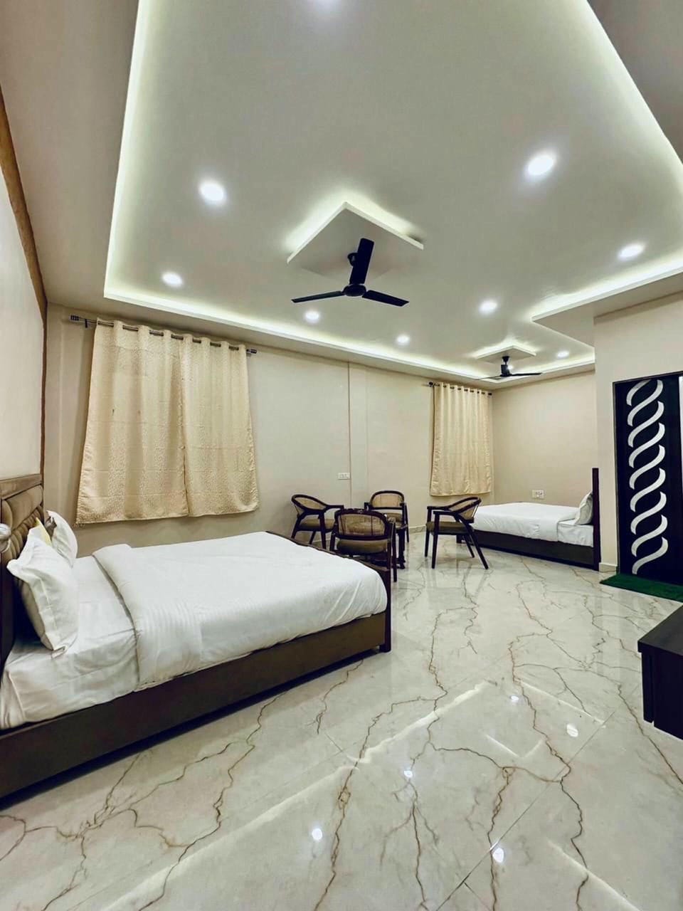 Deluxe Room | Desk, laptop workspace, WiFi (free)