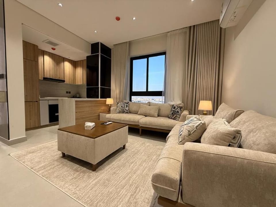 Junior Apartment, Balcony, City View | Living area