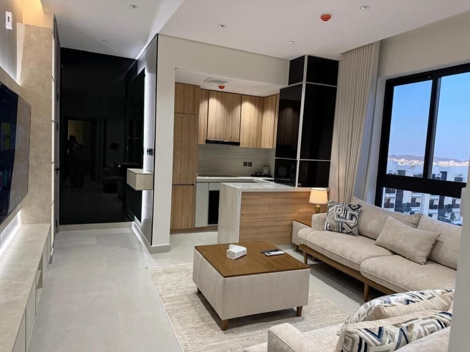 Junior Apartment, Balcony, City View | Living area