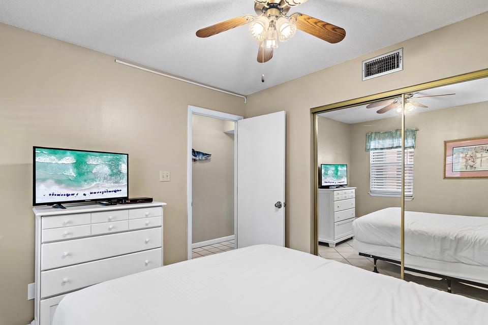 Queen bedroom