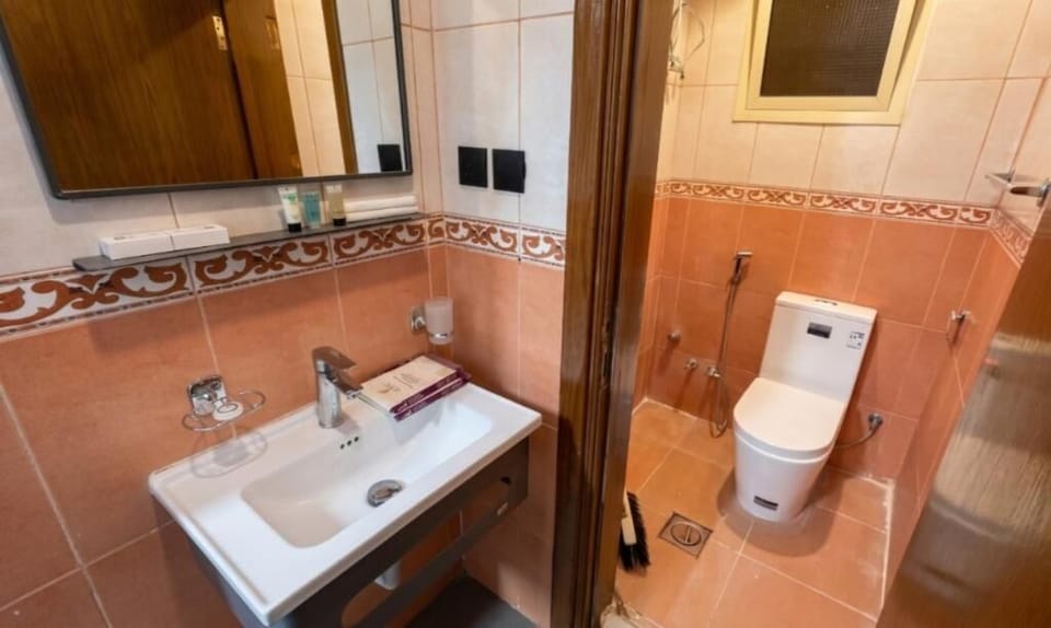 Premium Apartment | Bathroom