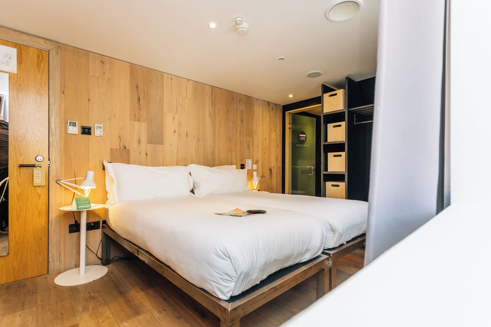 Comfy Twin or Double Room | Hypo-allergenic bedding, desk, iron/ironing board, free WiFi