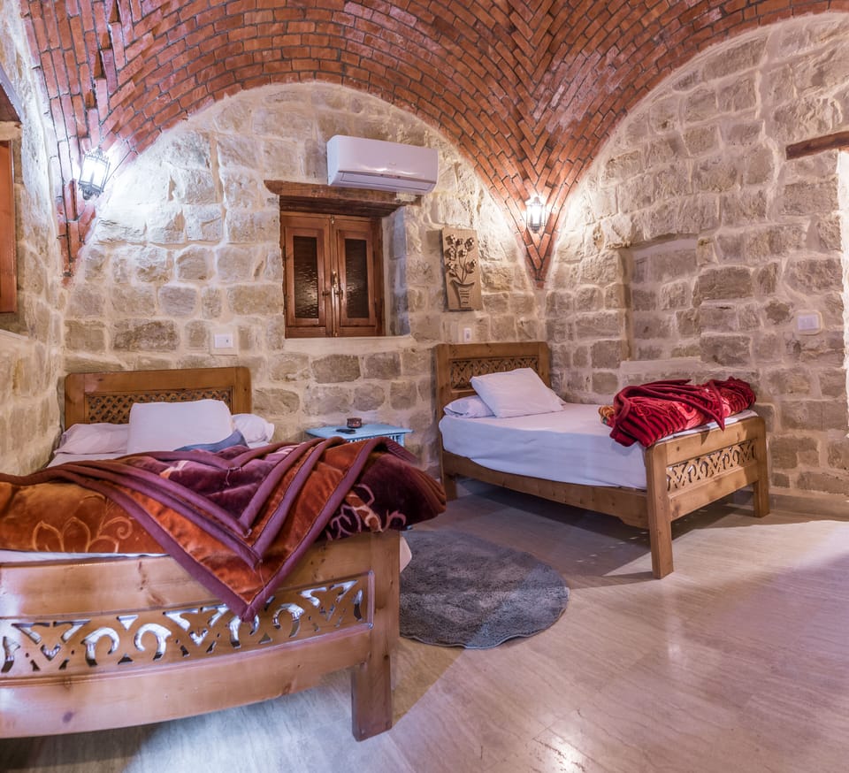 Classic Studio Suite | Individually decorated, individually furnished, bed sheets