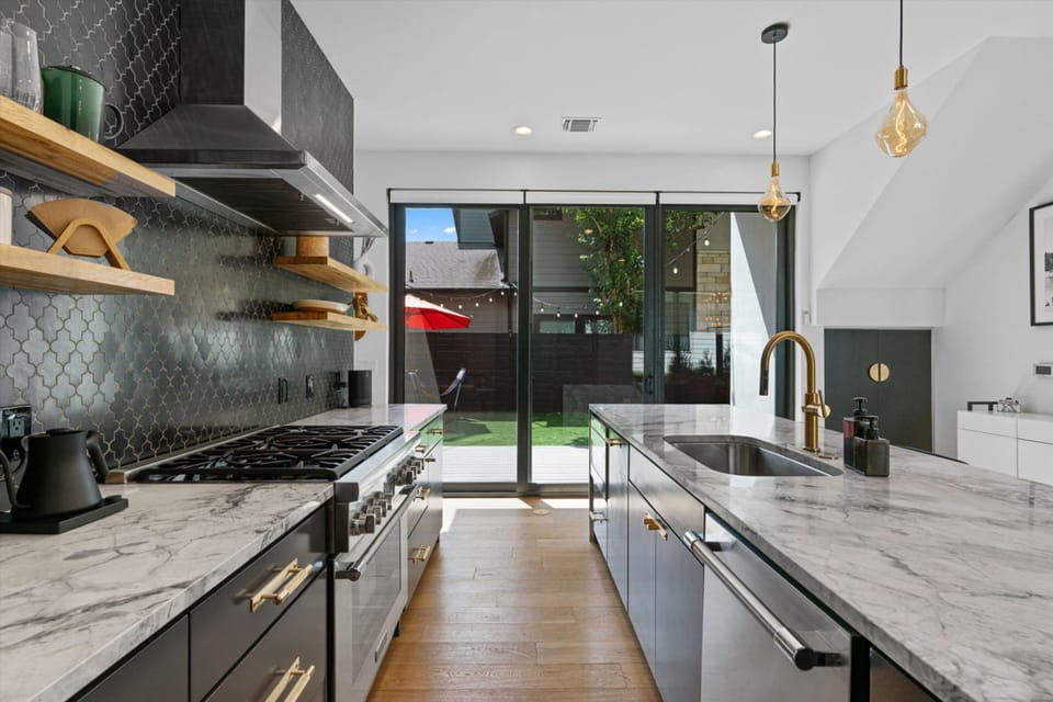 House | 8 bedrooms