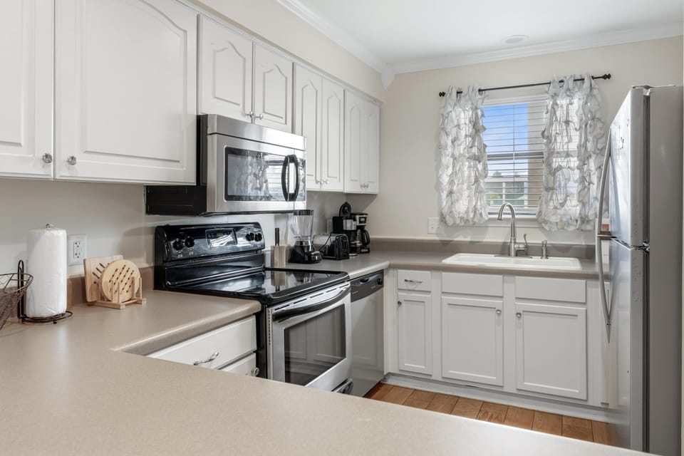 Condo, 1 Queen Bed with Sofa bed (Seaside Beach & Racquet 2101) | Private kitchen