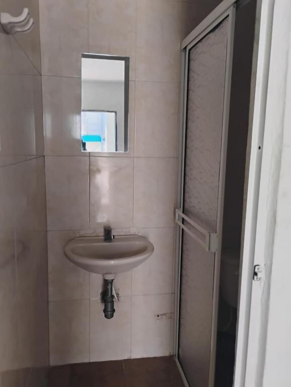 Shower, towels, soap, toilet paper