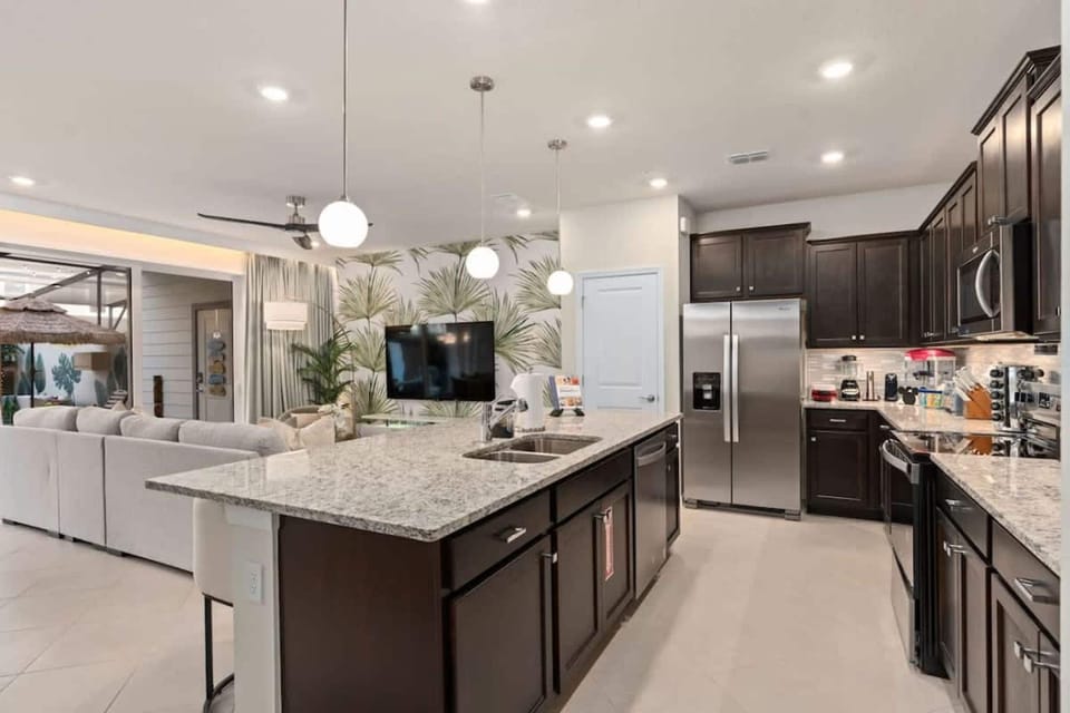 House | 5 bedrooms, high-speed internet