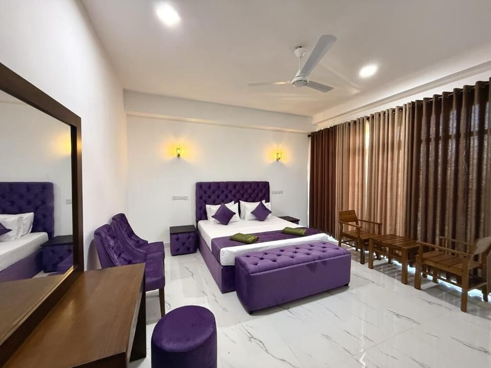 Deluxe Double Room, Balcony, Sea View | Laptop workspace, free WiFi