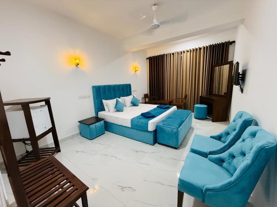 Deluxe Double Room, Balcony, Sea View | Laptop workspace, WiFi (free)