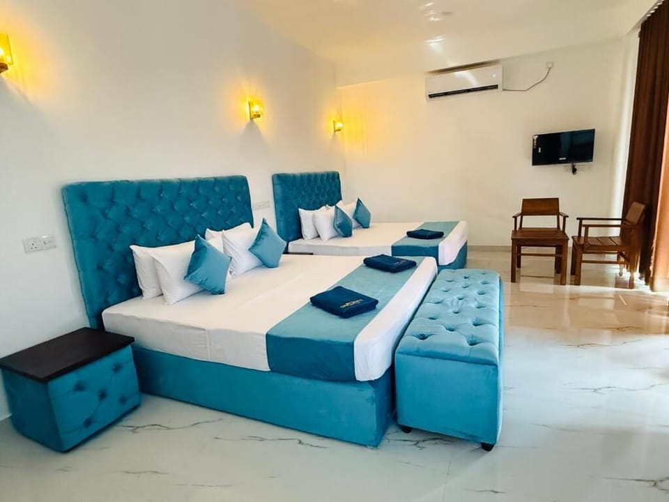 Deluxe Double Room, Balcony, Sea View | Laptop workspace, WiFi (free)