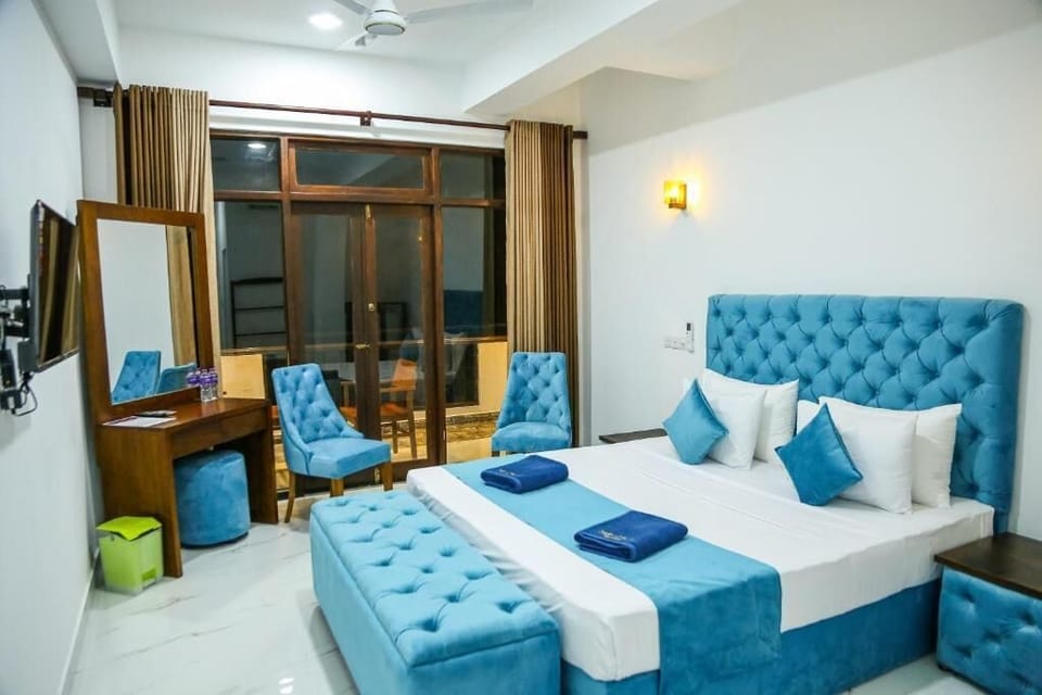 Deluxe Double Room, Balcony, Sea View | Laptop workspace, free WiFi