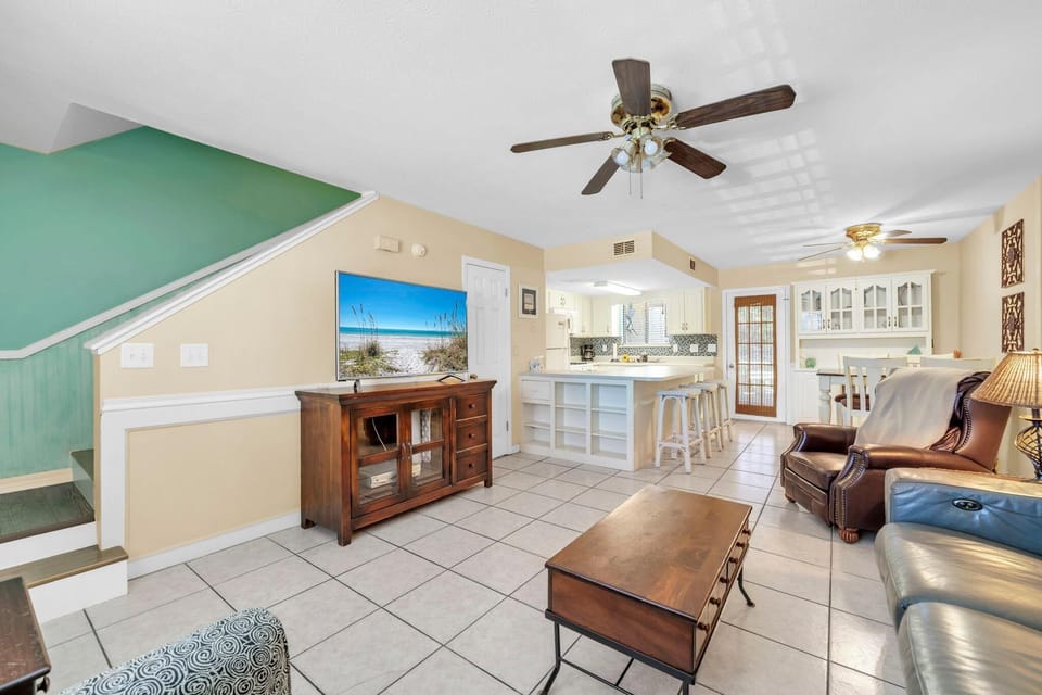 House, Multiple Beds (Gulf Highlands 108 - Gulf Breeze Geta) | Living area