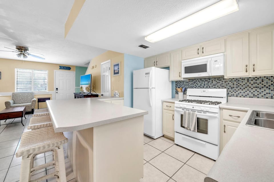House, Multiple Beds (Gulf Highlands 108 - Gulf Breeze Geta) | Private kitchen