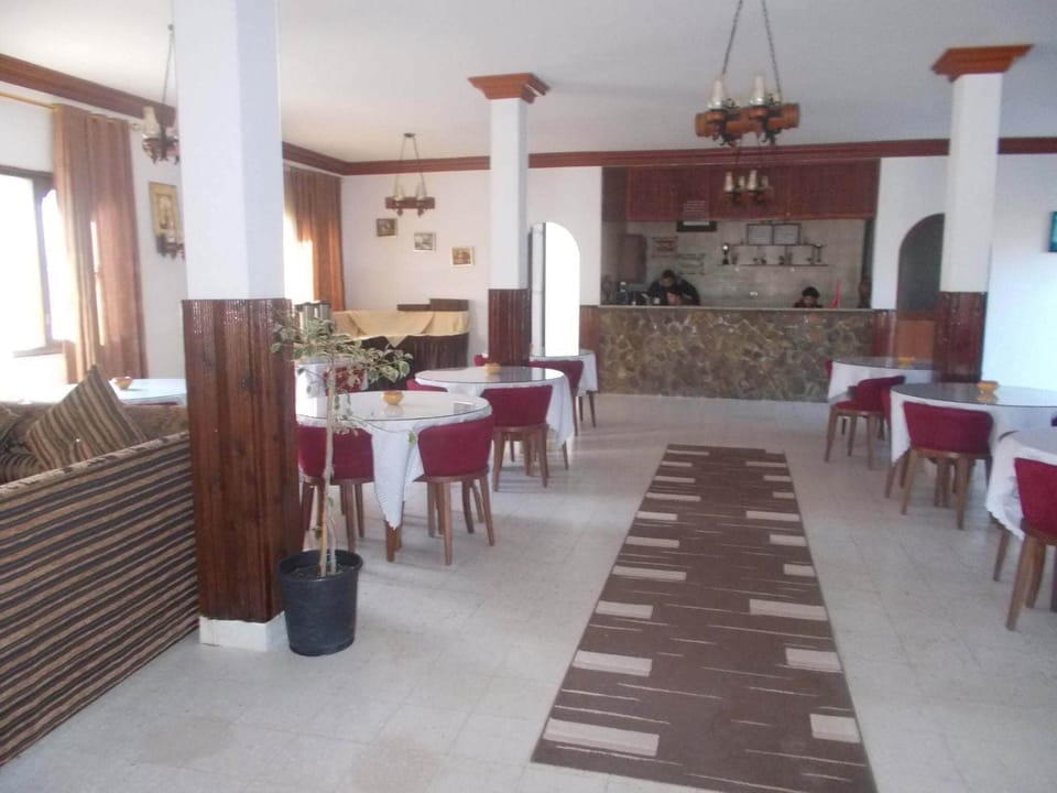 Double Room, Ocean View | Dining