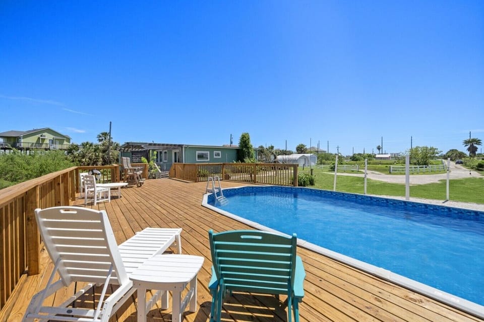 Make a splash in your private pool