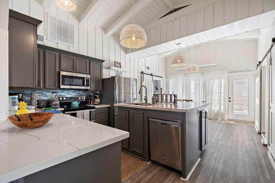 A kitchen perfect for preparing meals for the family!
