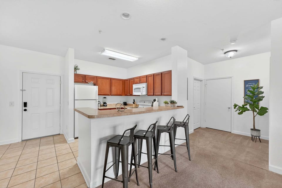 Apartment, Multiple Beds, Pool View (SL102-3176-Secret Lake RetreatApt.104) | Private kitchen
