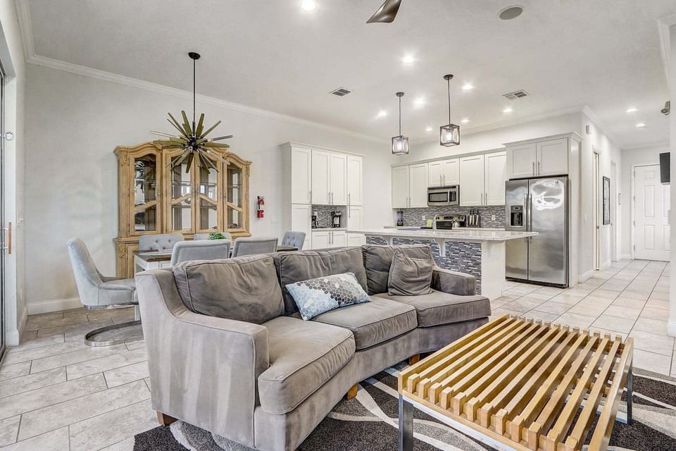 House, Multiple Beds, Pool View (FES107-518-3-P-Captiva'sSereneRetreat) | Private kitchen