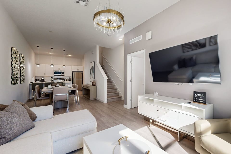 House, Multiple Beds (Azur Resort 605) | Living area