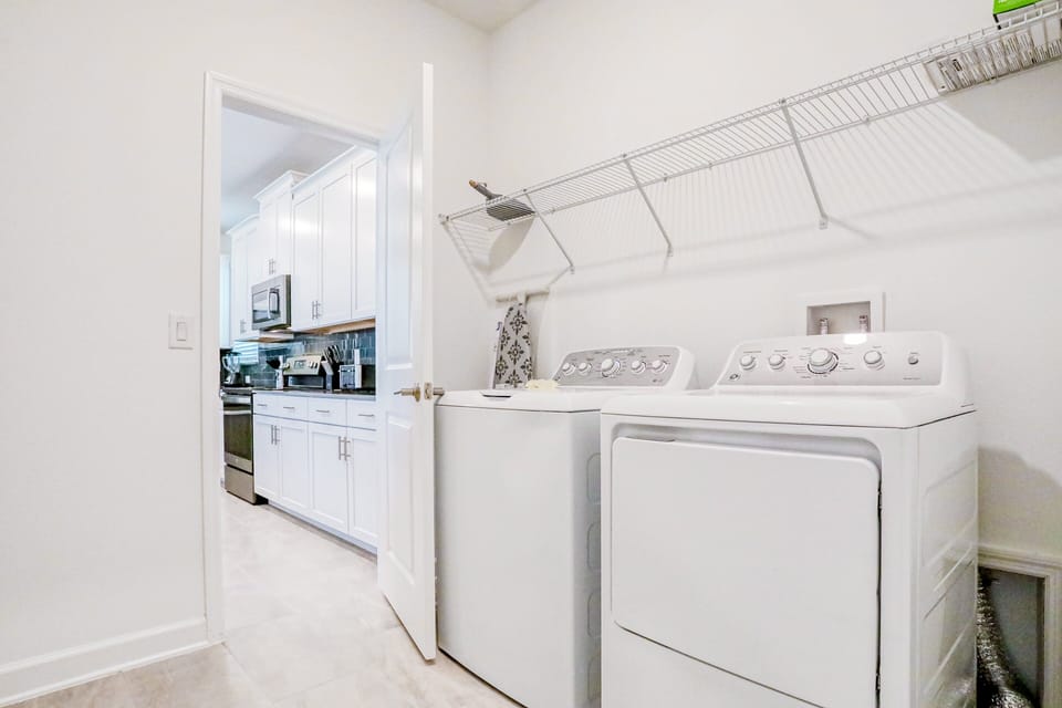 House, Multiple Beds, Pool View (CHG125-9219-5-GP-ChampionsGate Estate) | Laundry