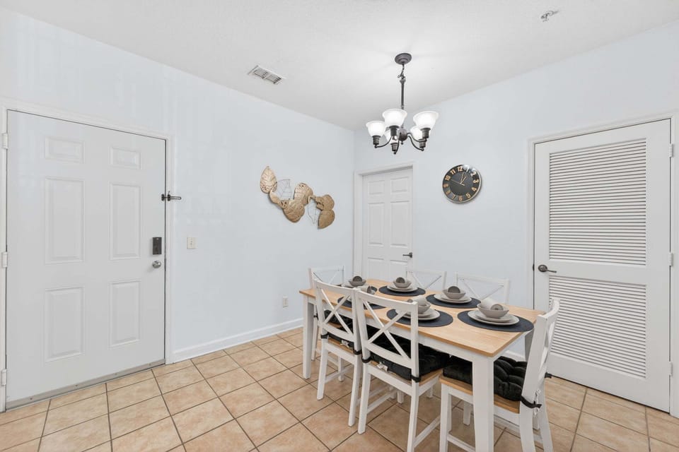 Condo, Multiple Beds, Pool View (SL101-3174-Secret Lake Retreat Apt202) | 2 bedrooms, individually decorated, individually furnished, bed sheets
