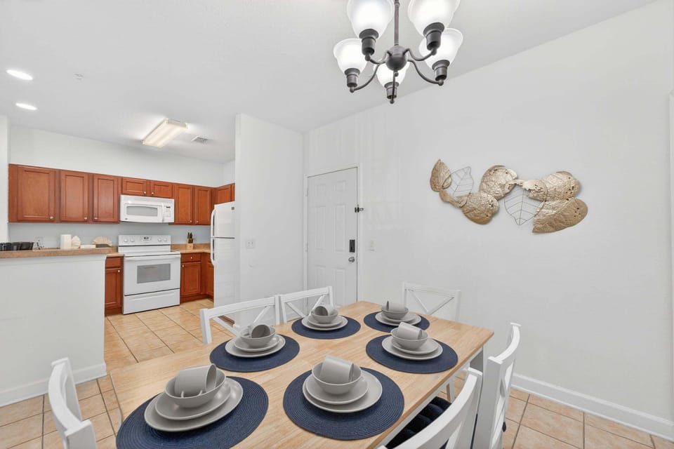 Condo, Multiple Beds, Pool View (SL101-3174-Secret Lake Retreat Apt202) | 2 bedrooms, individually decorated, individually furnished, bed sheets