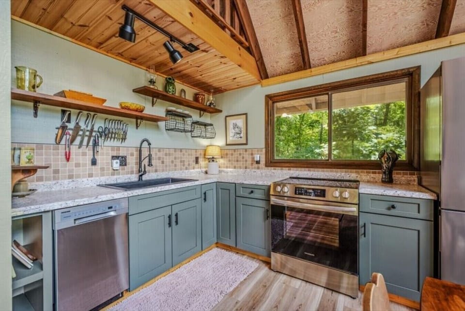 Warm meals, wooden walls
