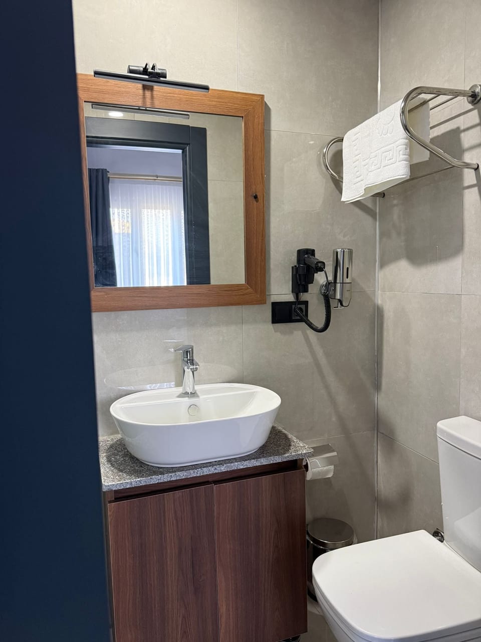Family Triple Room | Bathroom | Shower, hair dryer, towels, soap