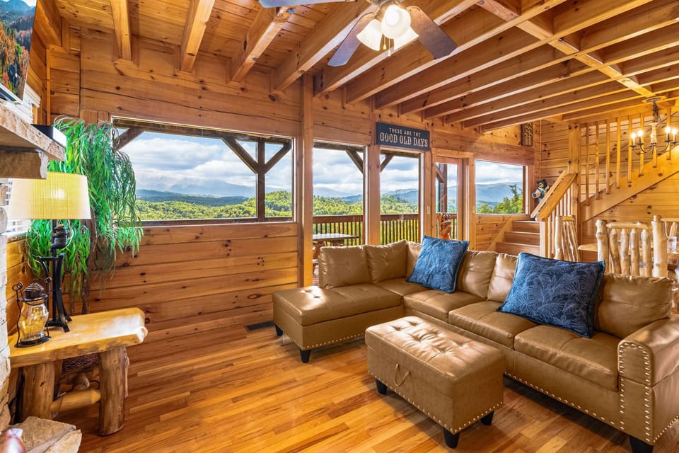 Breathtaking mountain views from this spacious, sunlit retreat, perfect for relaxation!