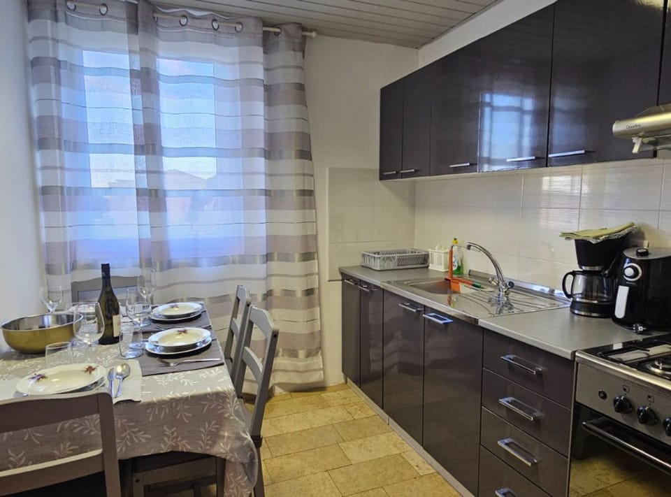 Apartment (Classic Two Bedroom Apartment with Te) | Private kitchen | Fridge