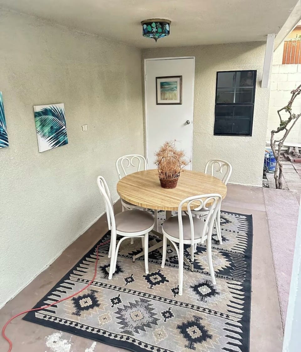 Outdoor dining