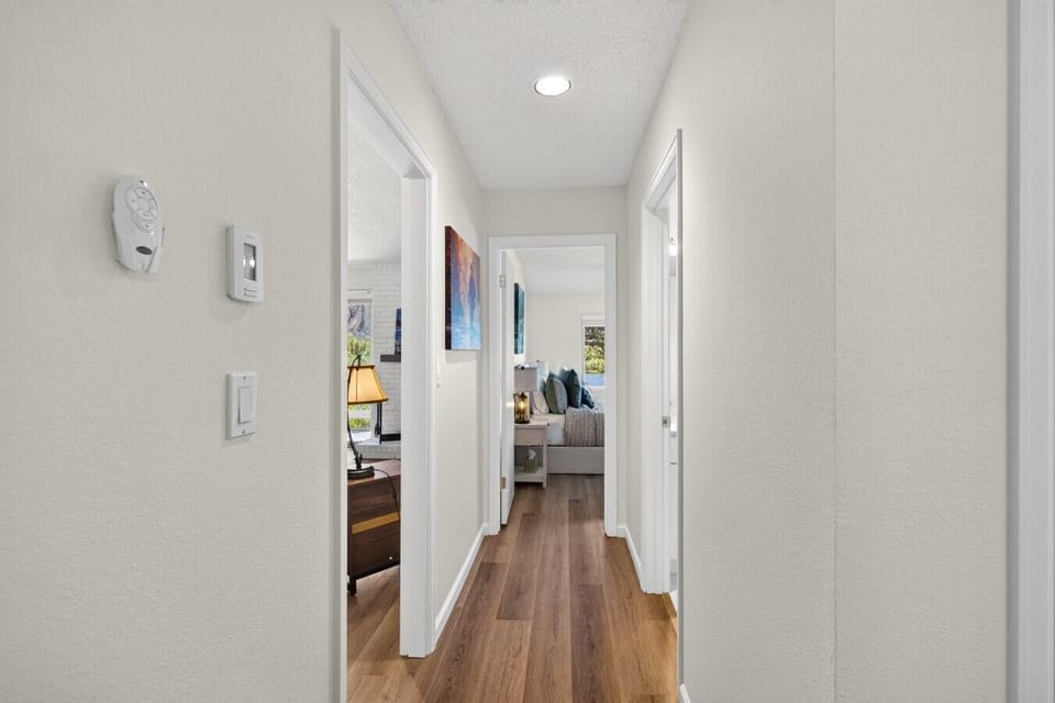 Hallway to bedrooms and bathroom