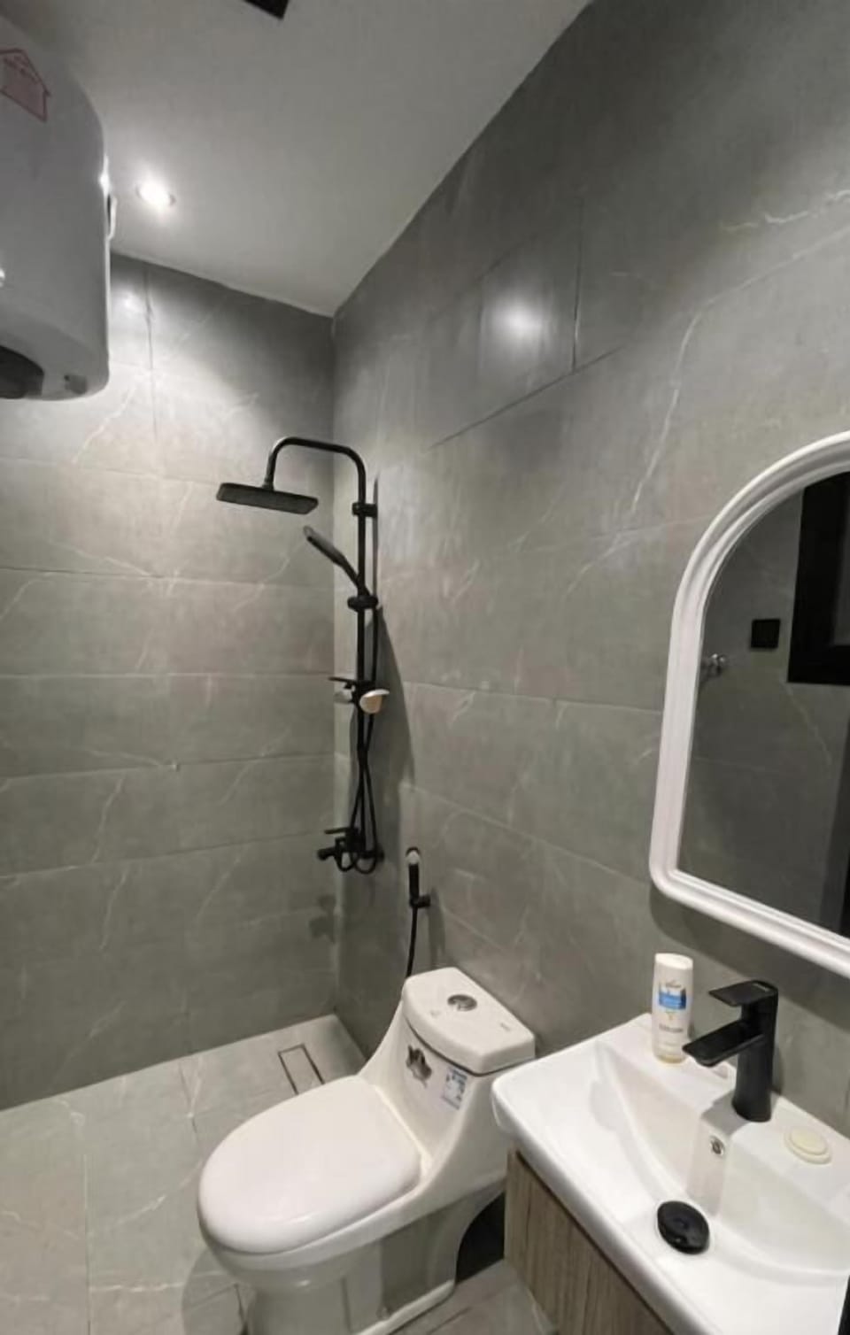 Deluxe Double Room | Bathroom