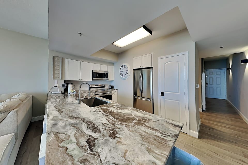 Kitchen - Breakfast Bar