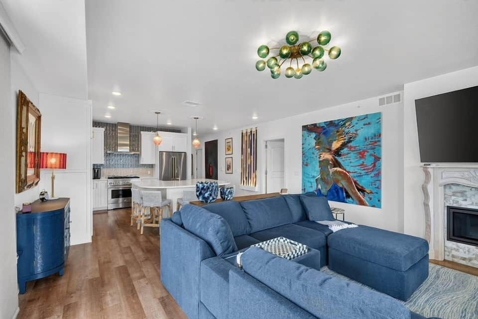 Lving into kitchen 2