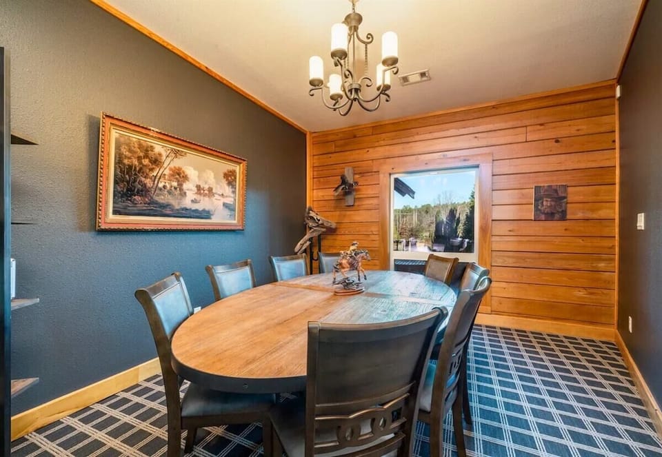 [Game Room] Commence Family Game Night! This Room is Dedicated for Games and Poker. Who Will Go Home as Vacation Champ?!